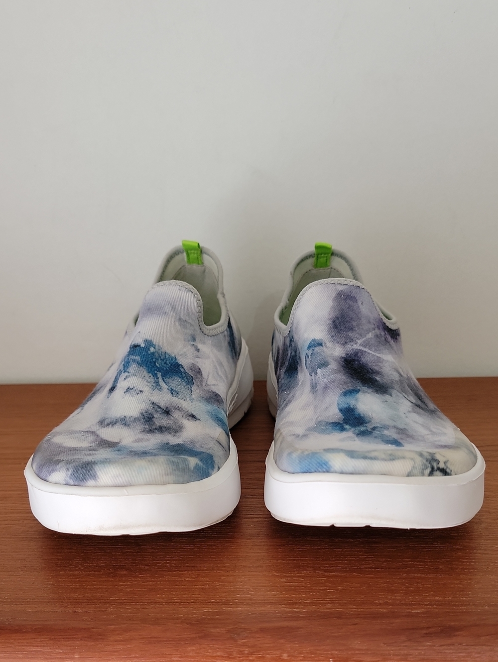 OOFOS sz8 - Picture 3 of 8